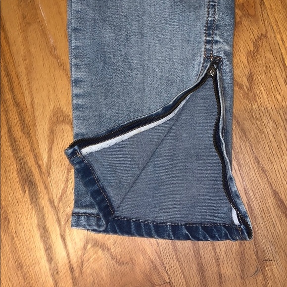 Skinny Jeans - Picture 2 of 5